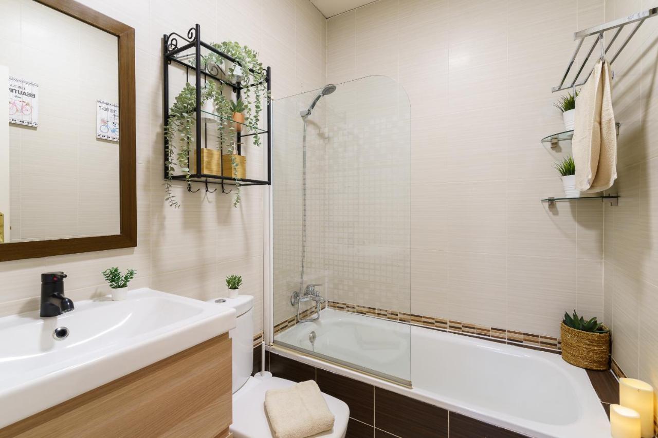 Bright Two-Bedroom Apartment In The Historic Center Màlaga Exteriér fotografie